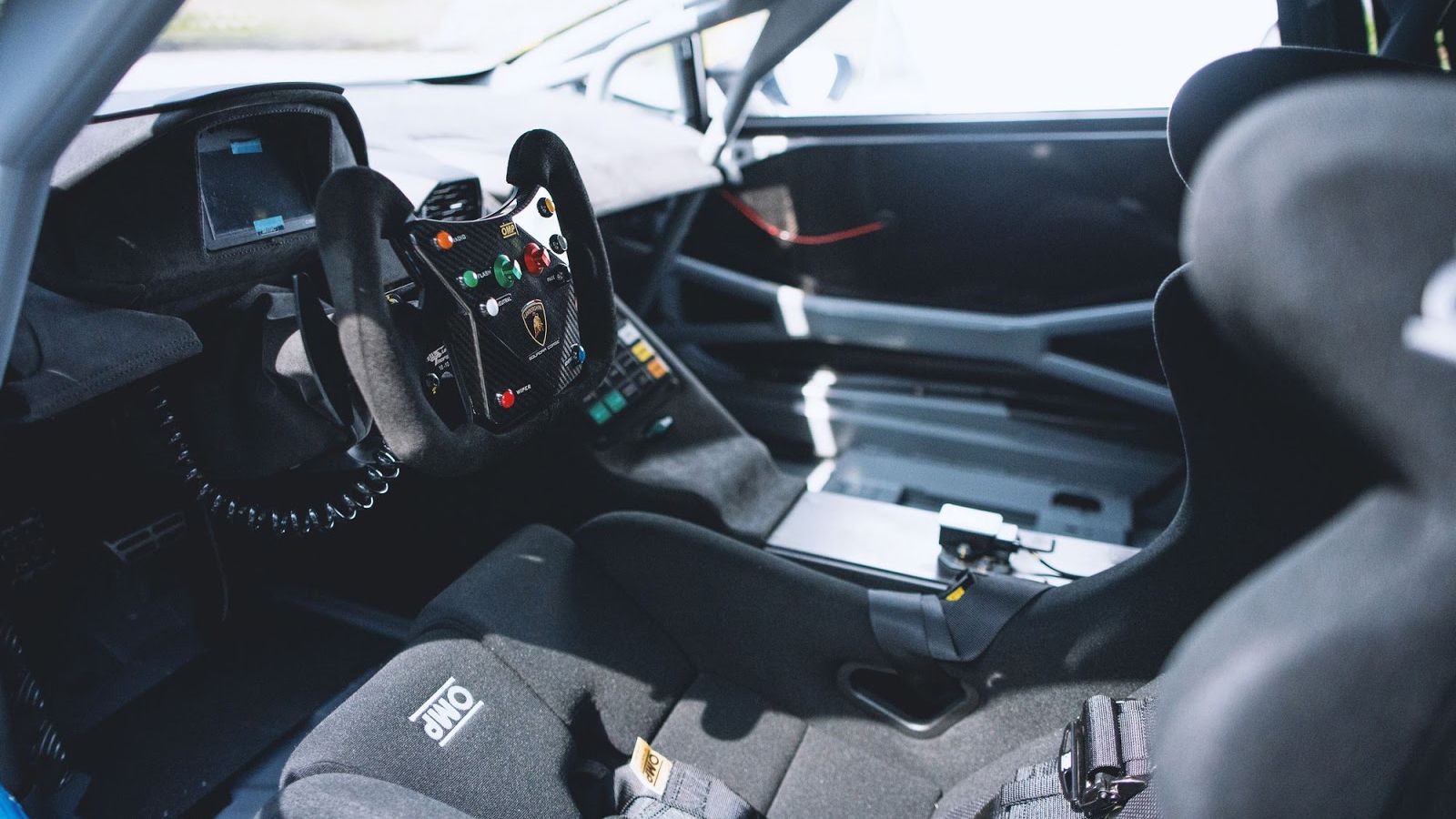 Η Huracan Super Trofeo δημιουργήθηκε σε συνεργασία με την Dallara Engineering, αποτελώντας την πρώτη αγωνιστική εκδοχή της Huracan, η οποία λίγους μήν